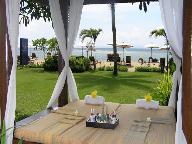 Oasis Beach Resort & Spa