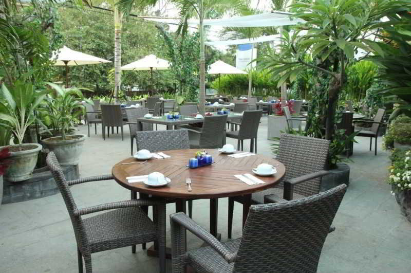 Oasis Beach Resort & Spa