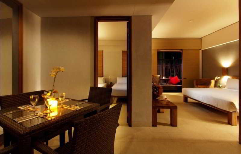 Oasis Beach Resort & Spa