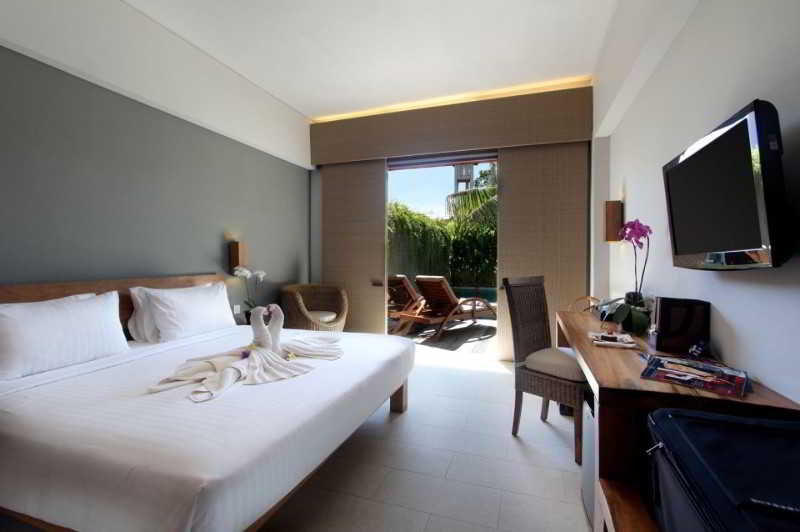 Oasis Beach Resort & Spa