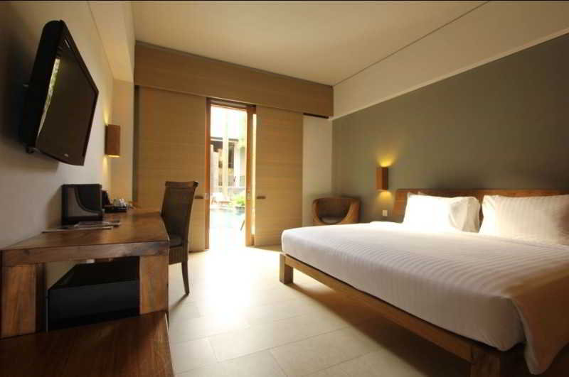 Oasis Beach Resort & Spa