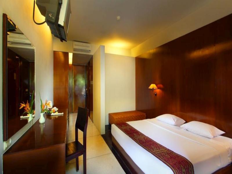 Oasis Beach Resort & Spa