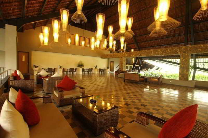 Oasis Beach Resort & Spa