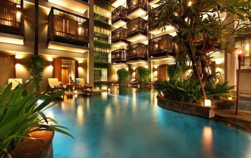 Oasis Beach Resort & Spa