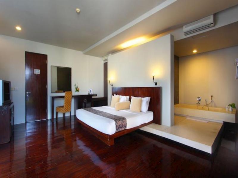 Oasis Beach Resort & Spa
