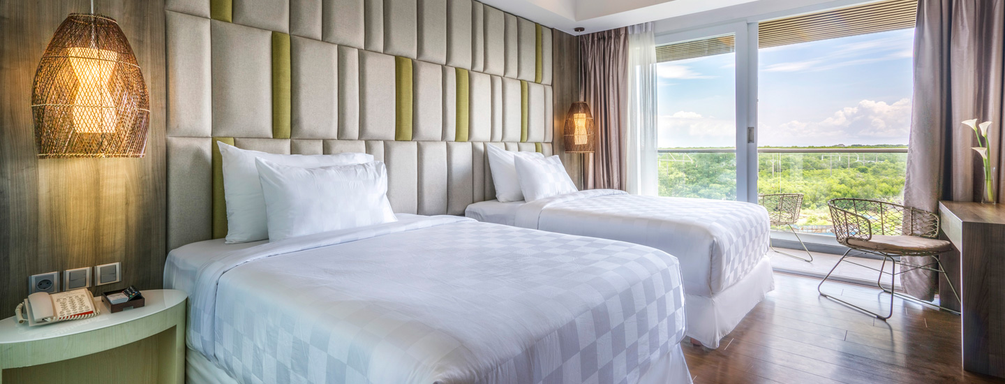 The Crystal Luxury Bay Resort