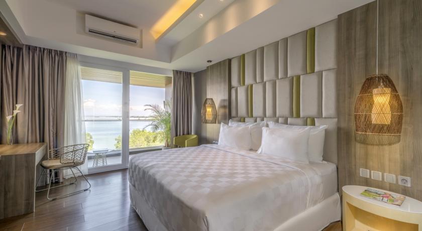 The Crystal Luxury Bay Resort