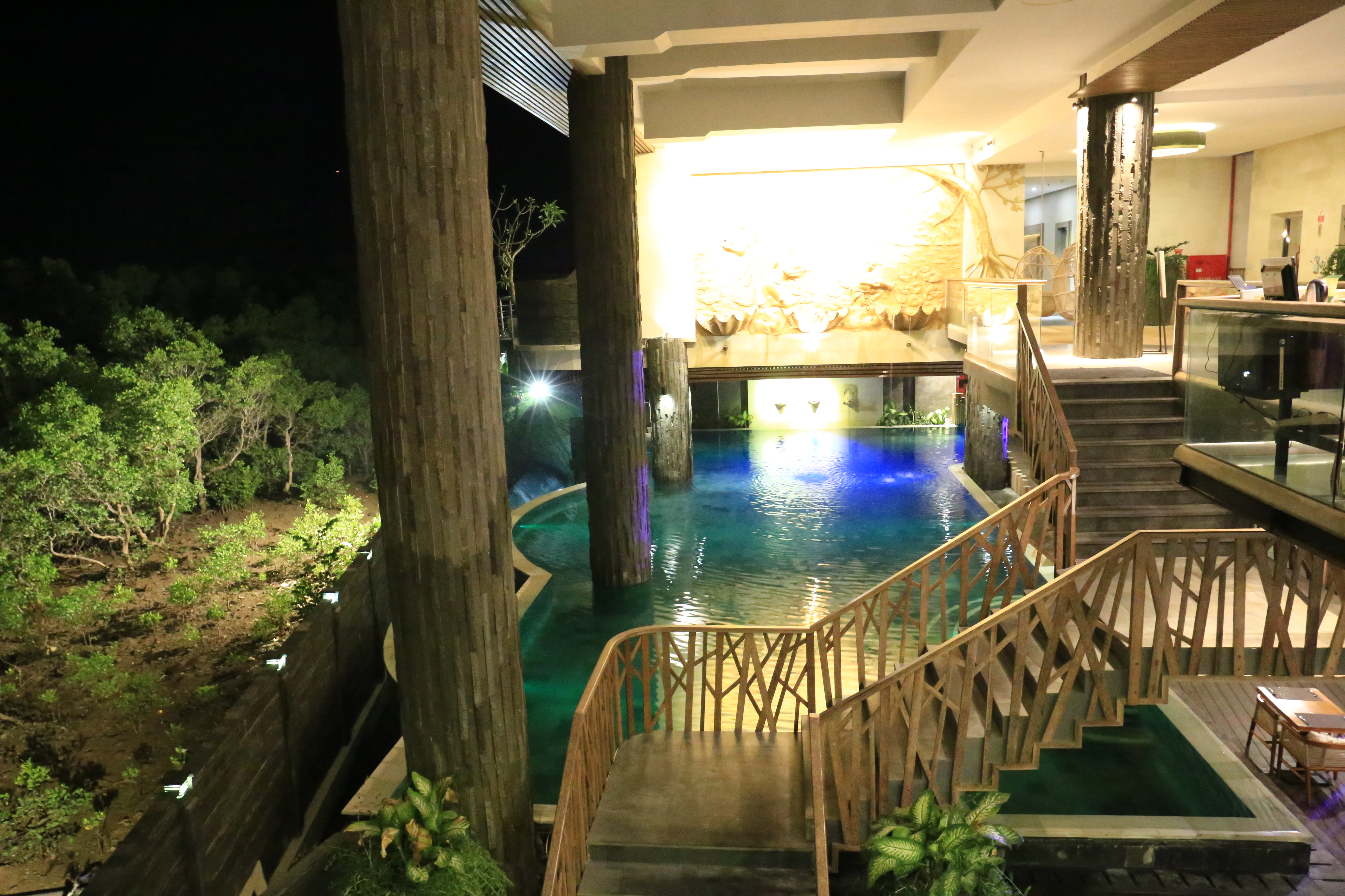 The Crystal Luxury Bay Resort