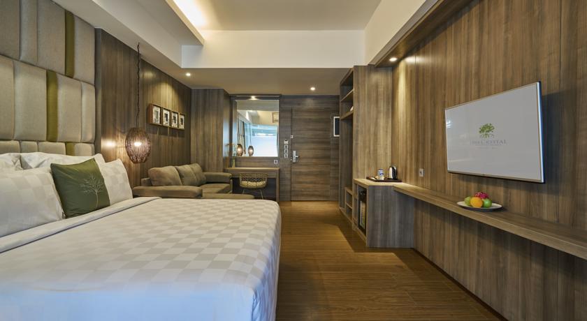 The Crystal Luxury Bay Resort