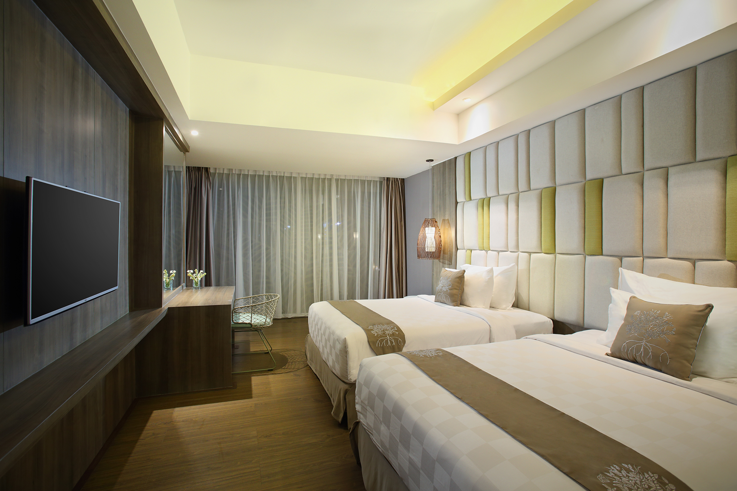 The Crystal Luxury Bay Resort