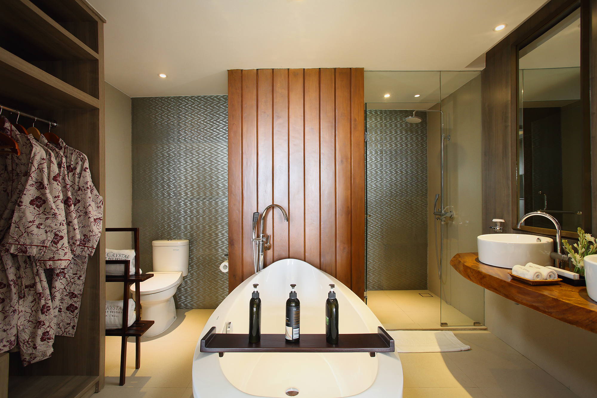 The Crystal Luxury Bay Resort