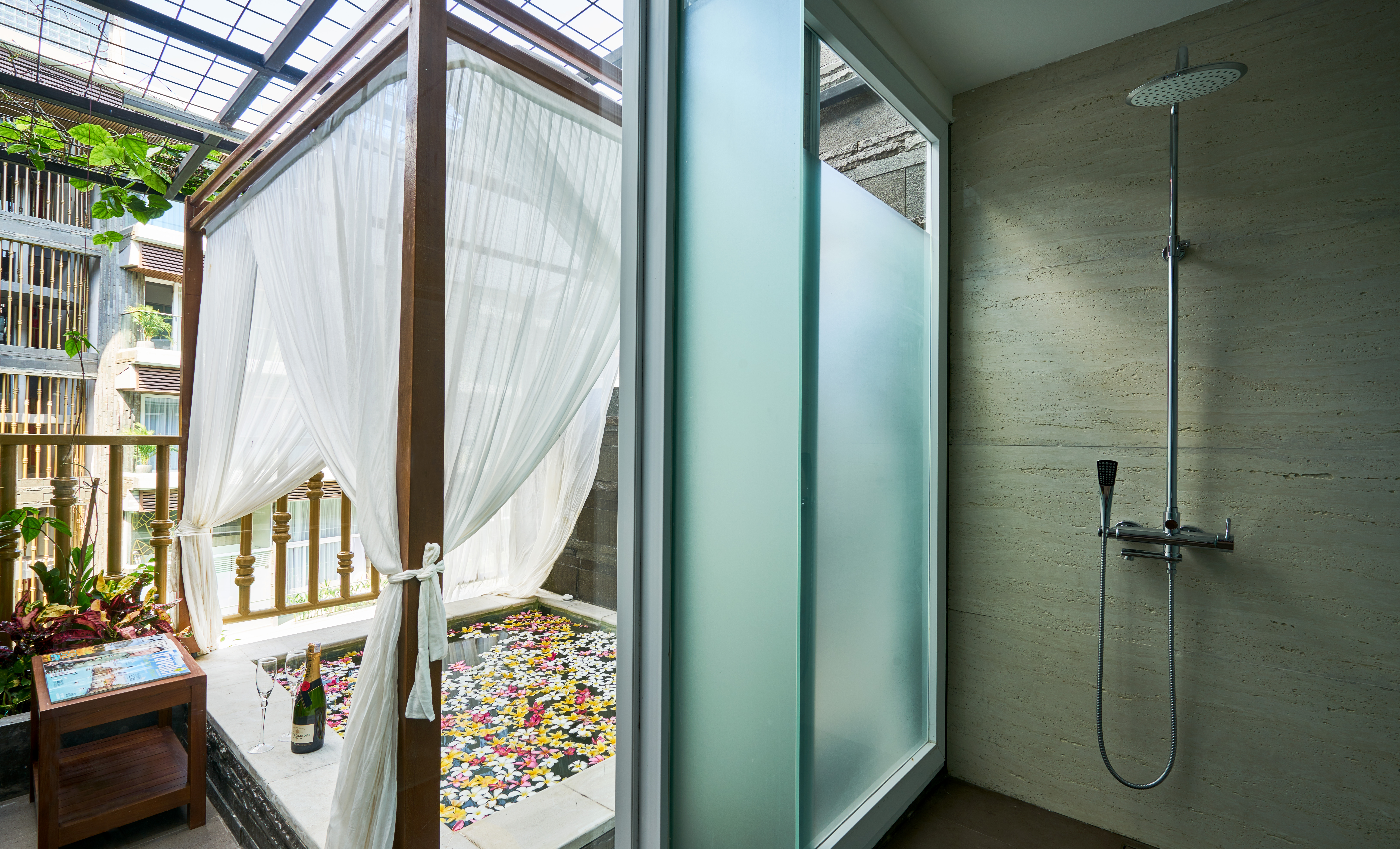 The Crystal Luxury Bay Resort