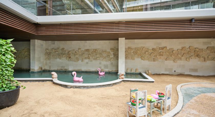 The Crystal Luxury Bay Resort