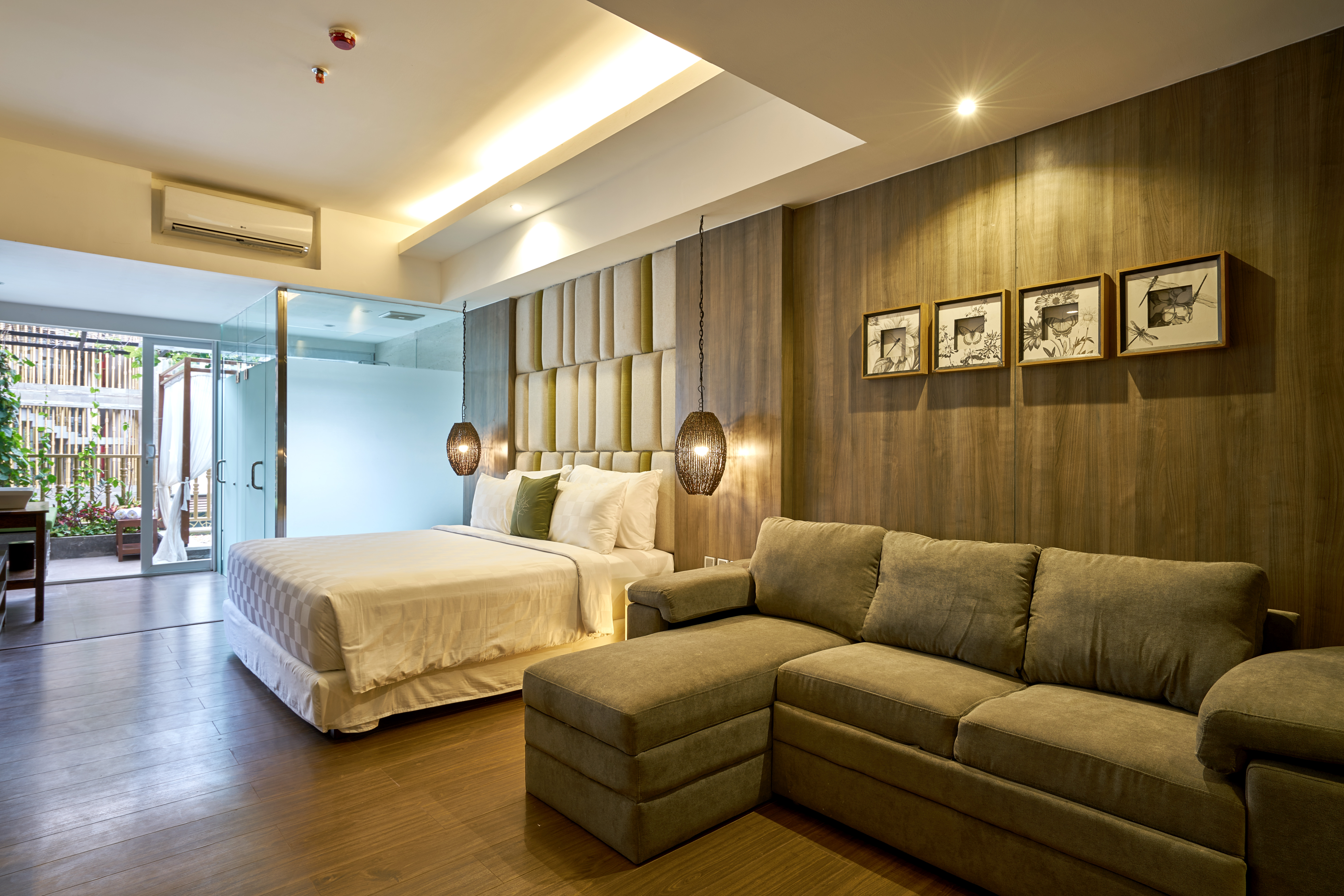 The Crystal Luxury Bay Resort