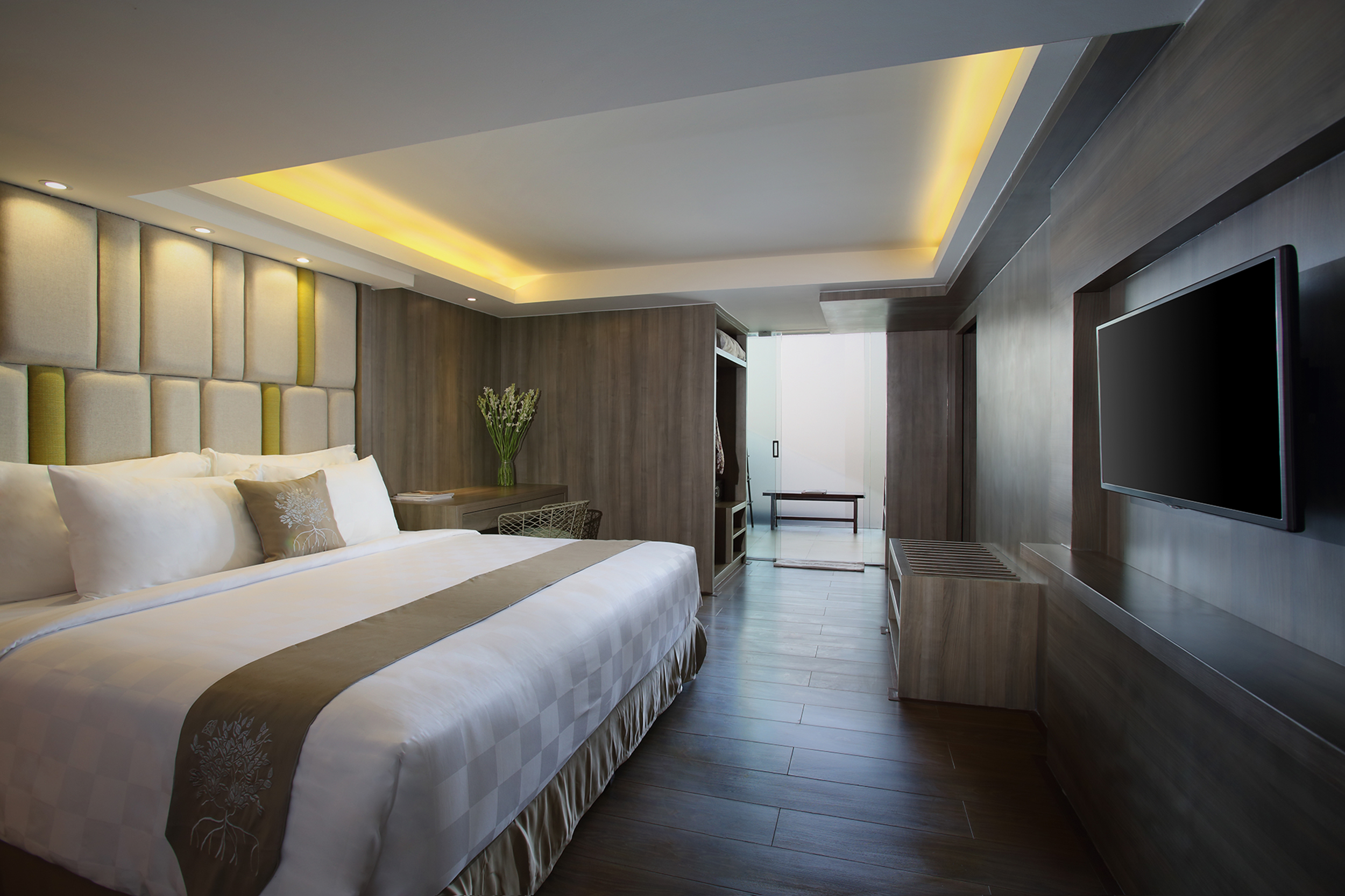 The Crystal Luxury Bay Resort