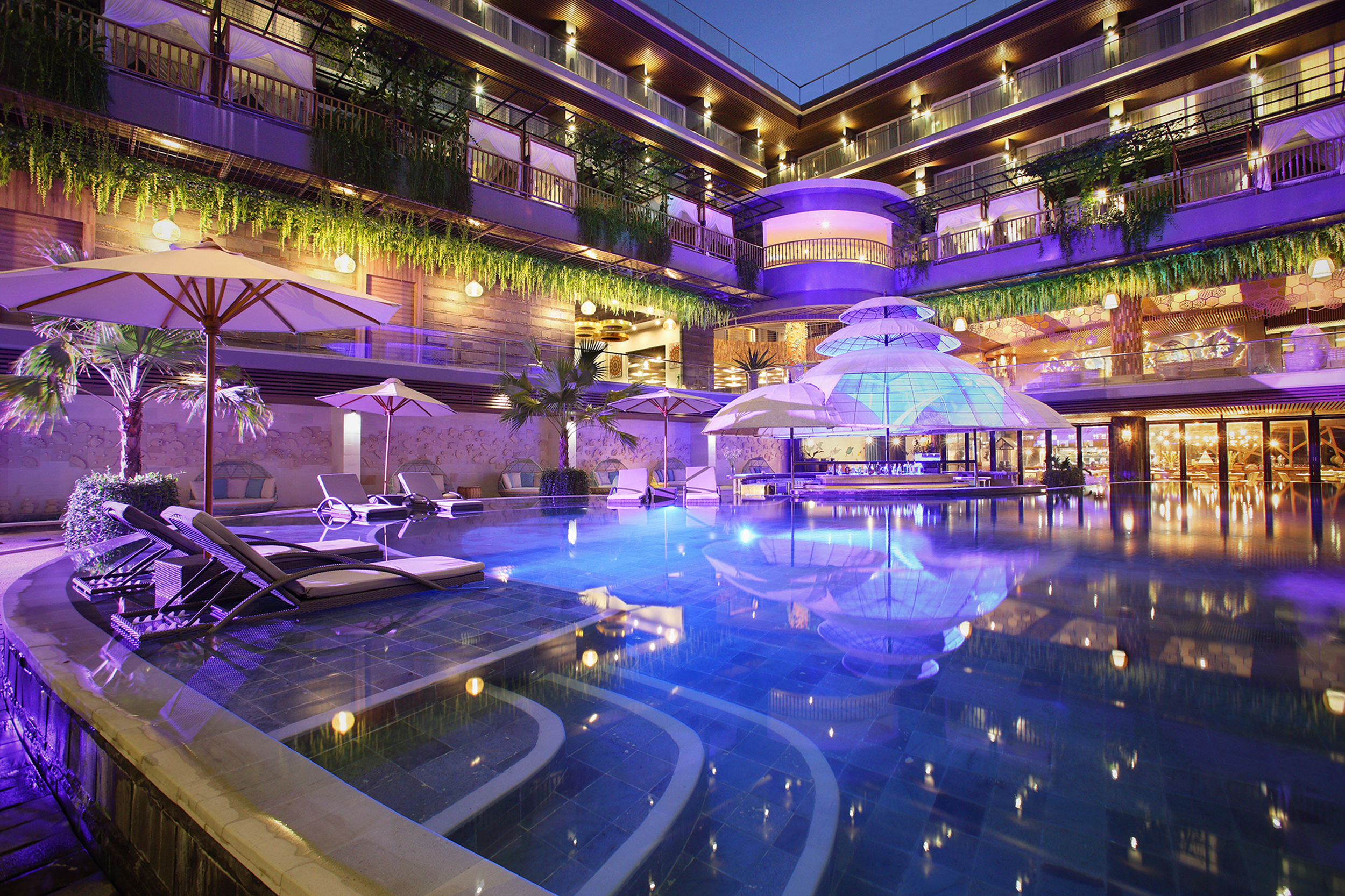 The Crystal Luxury Bay Resort