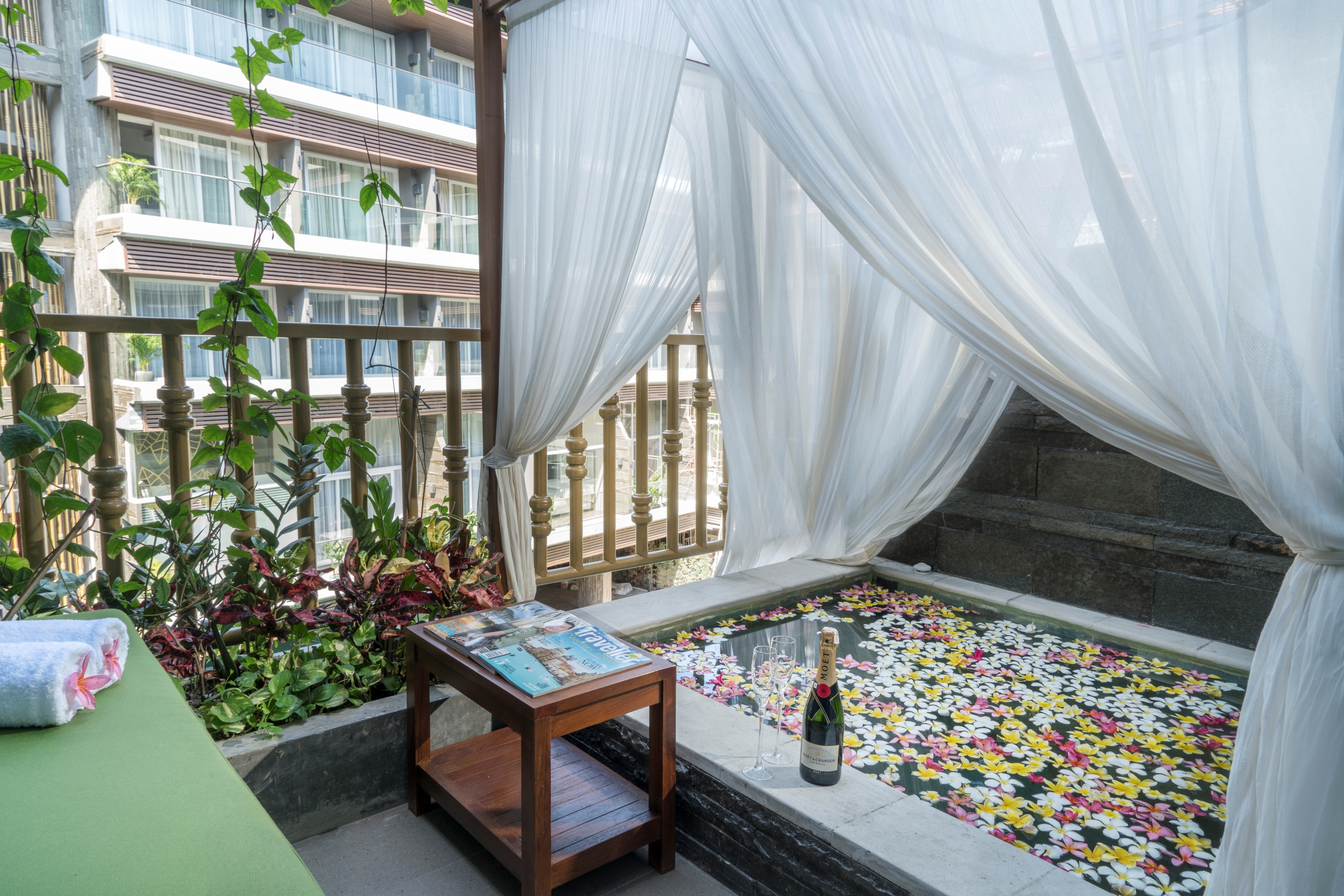The Crystal Luxury Bay Resort