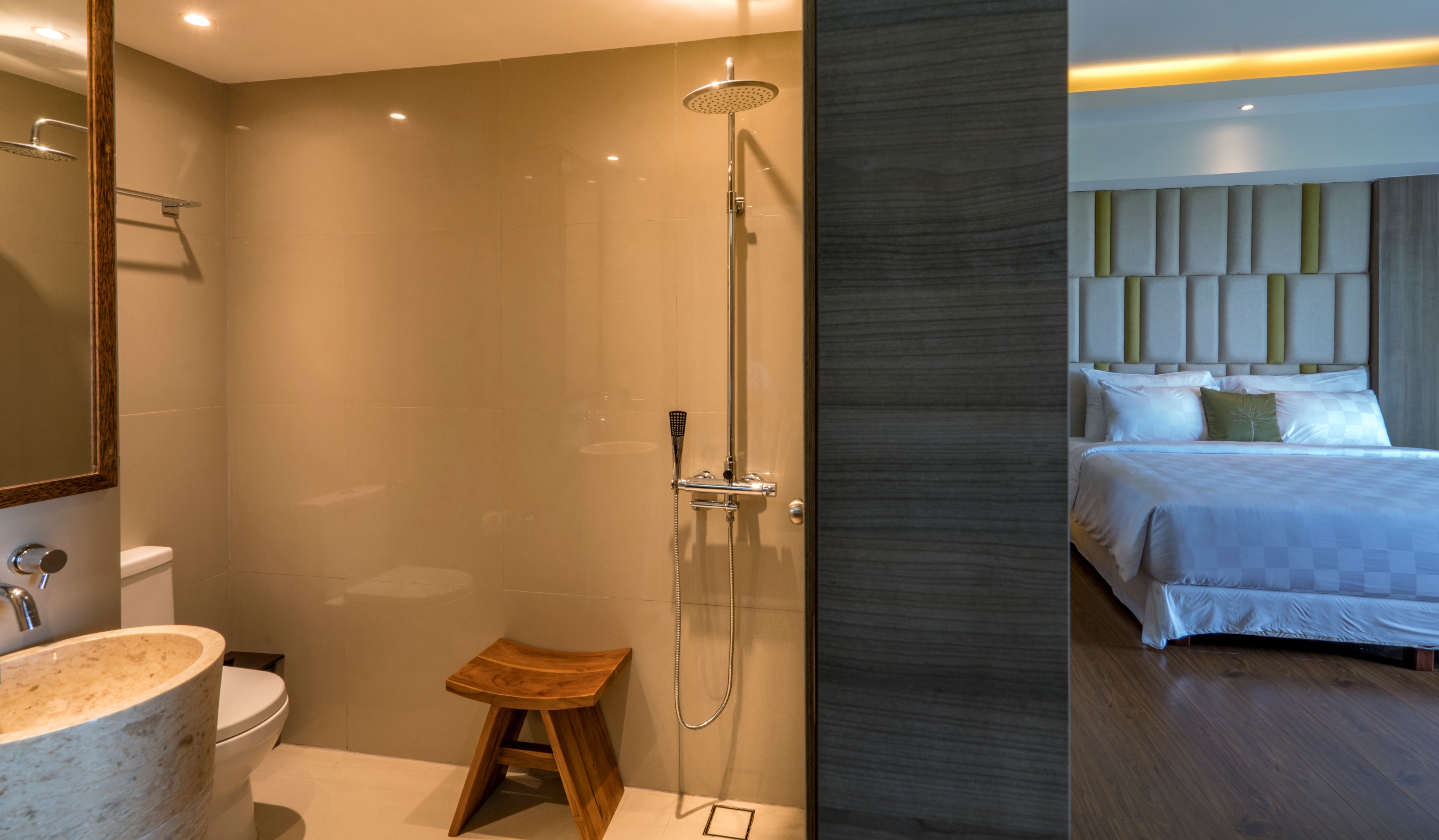The Crystal Luxury Bay Resort
