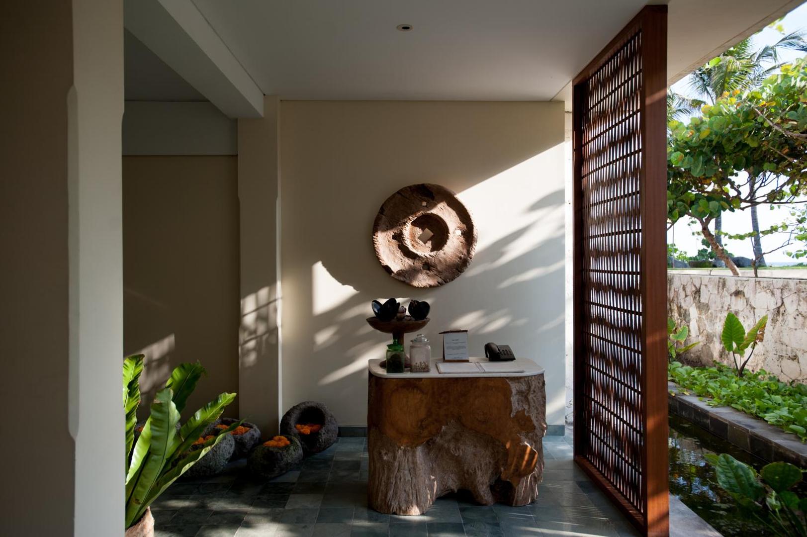 Komaneka at Keramas Beach