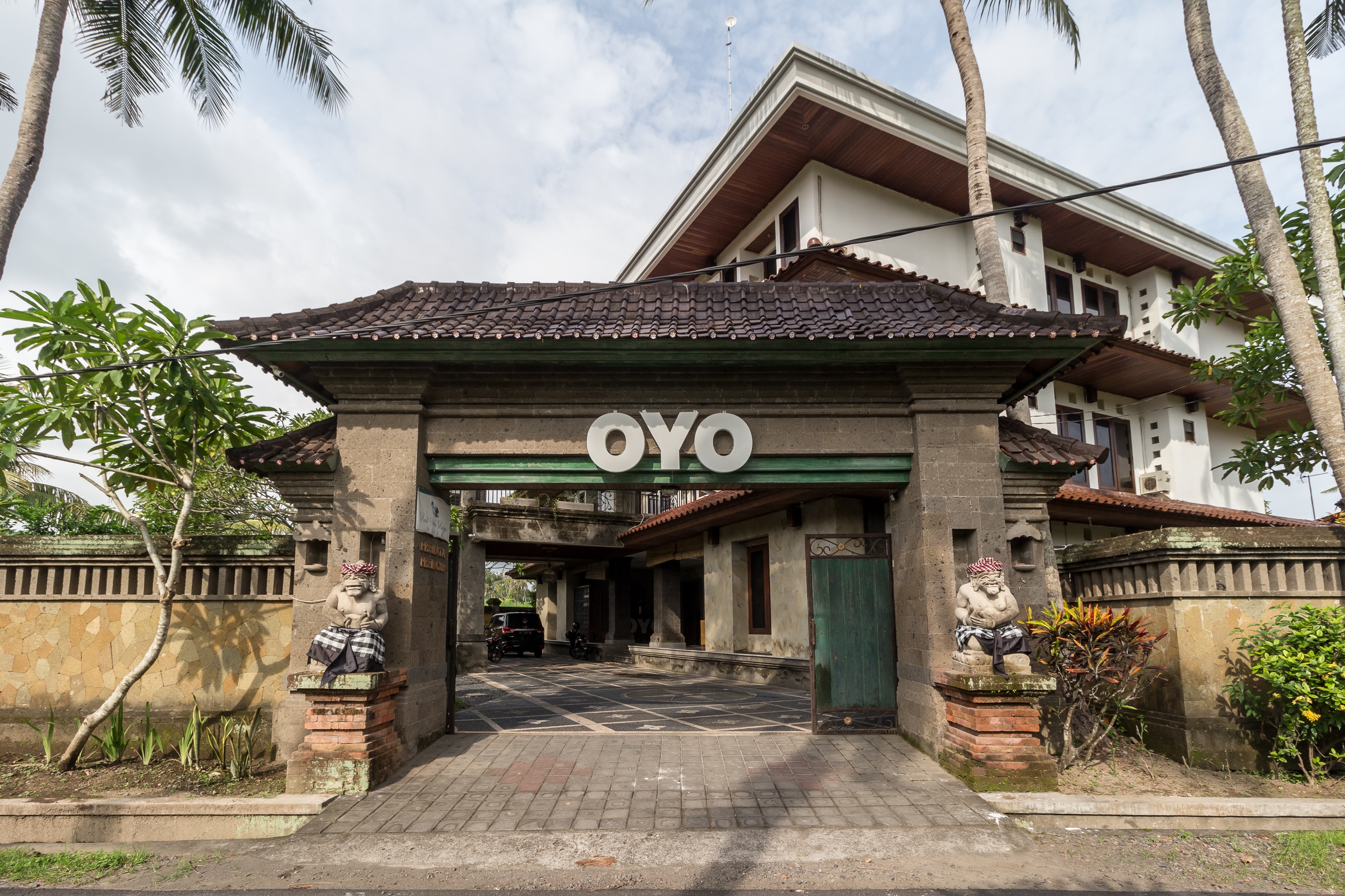 OYO 190 Bsb Hotel