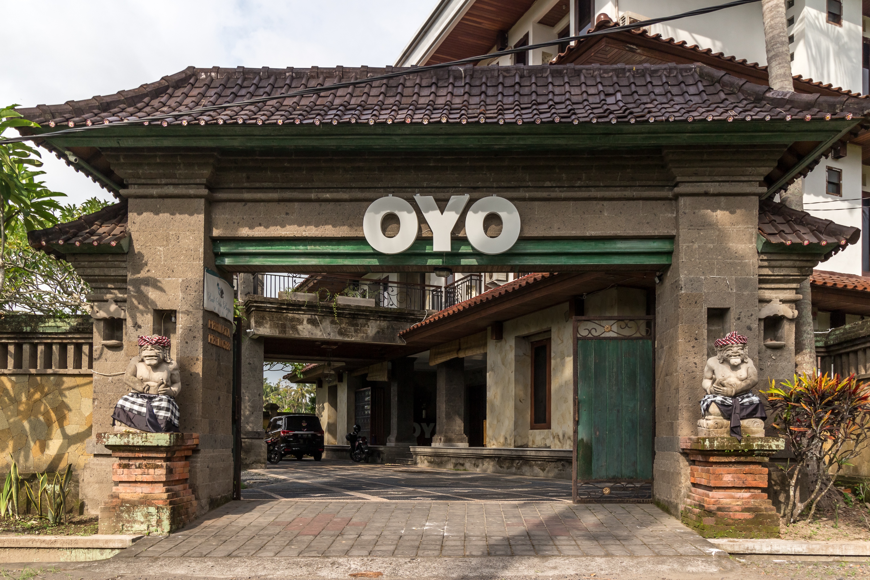 OYO 190 Bsb Hotel
