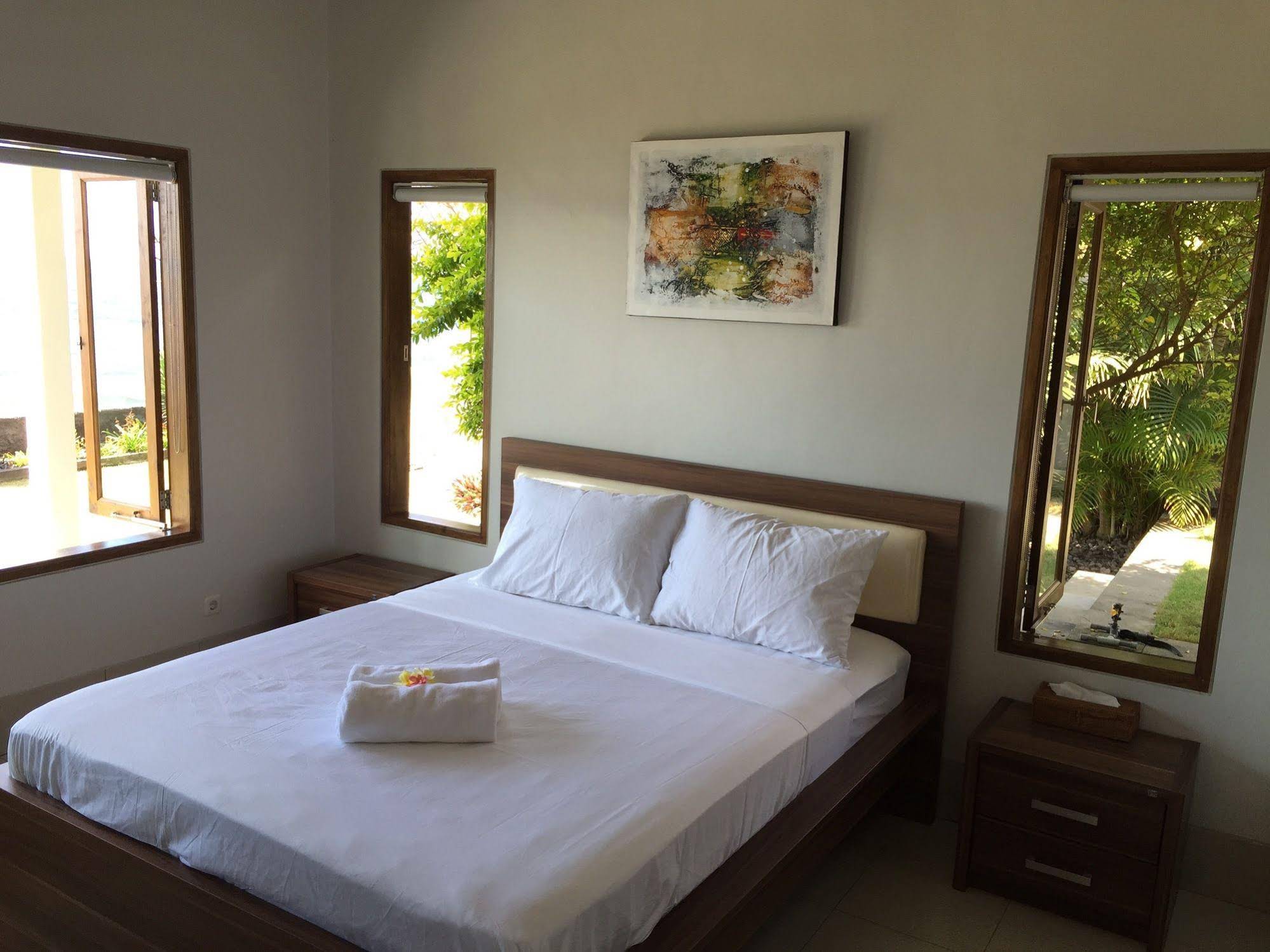 Air Sanih Beach Villa