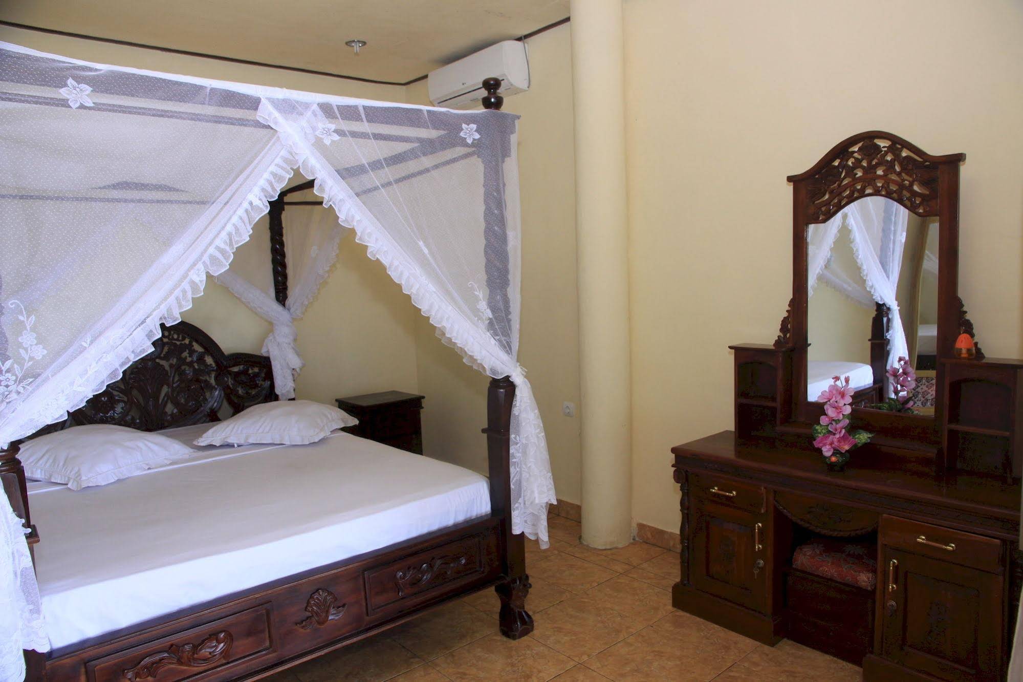 Rising Star Beach Resort Amed