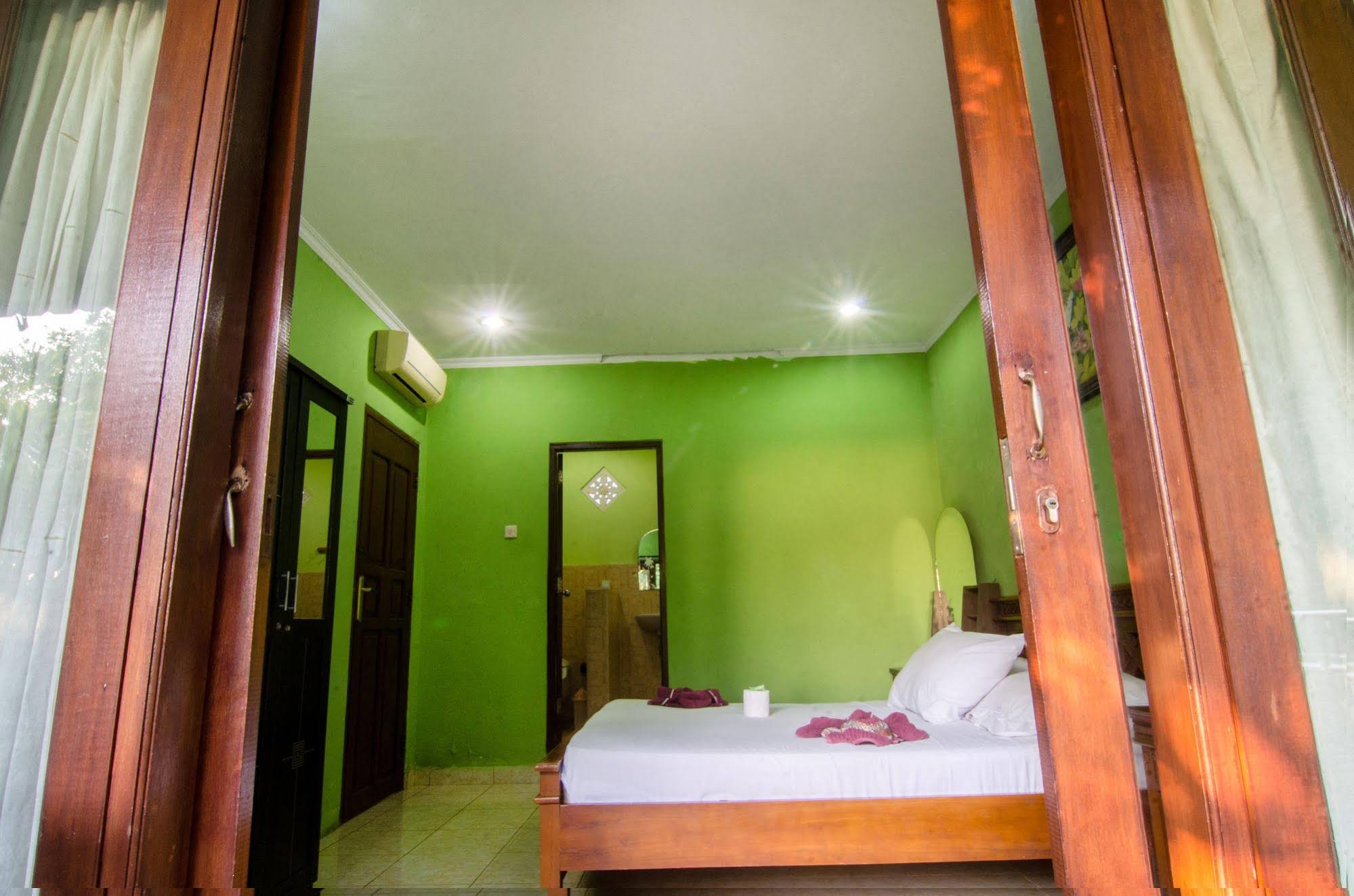 Rising Star Beach Resort Amed