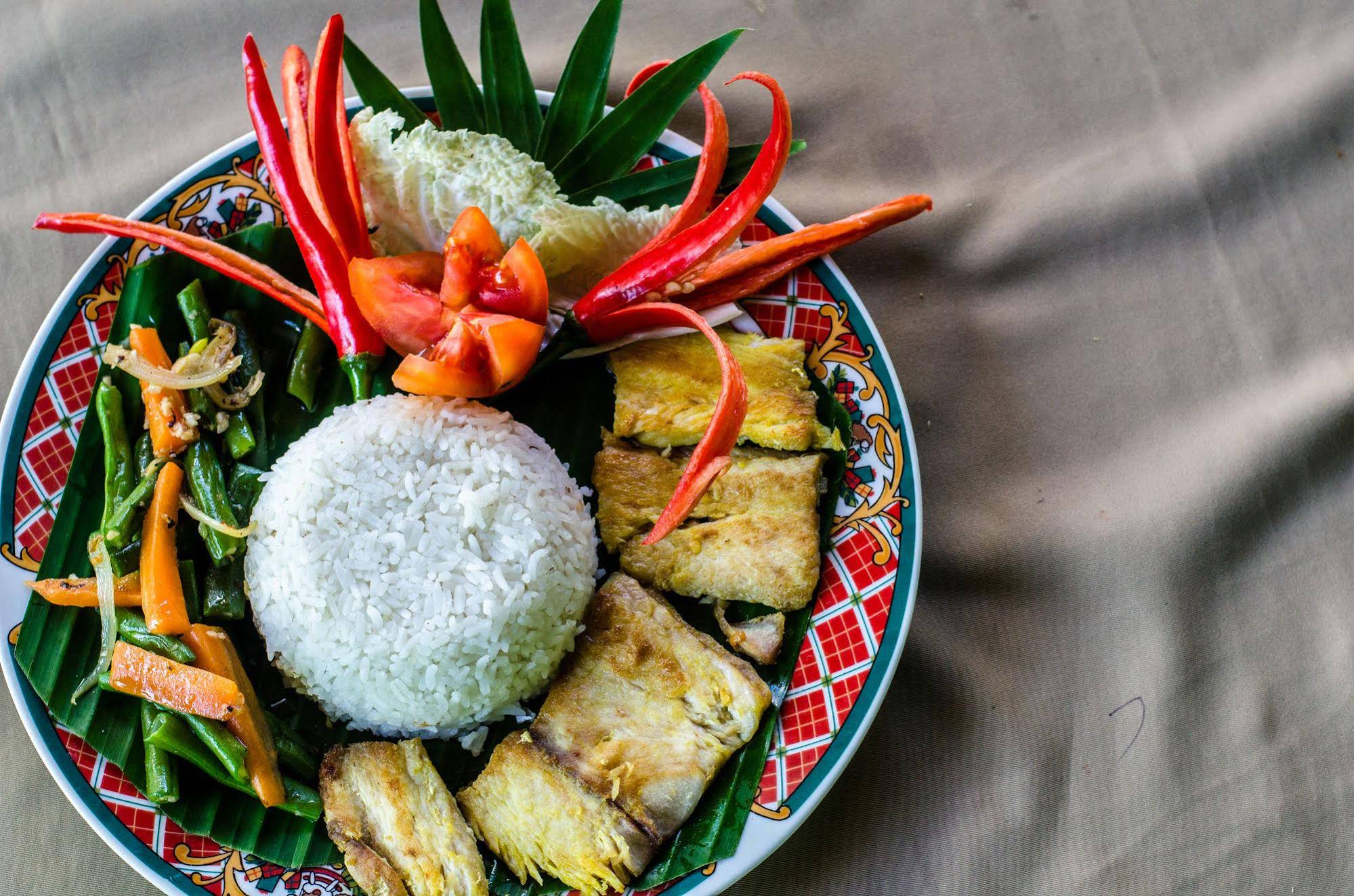 Rising Star Beach Resort Amed