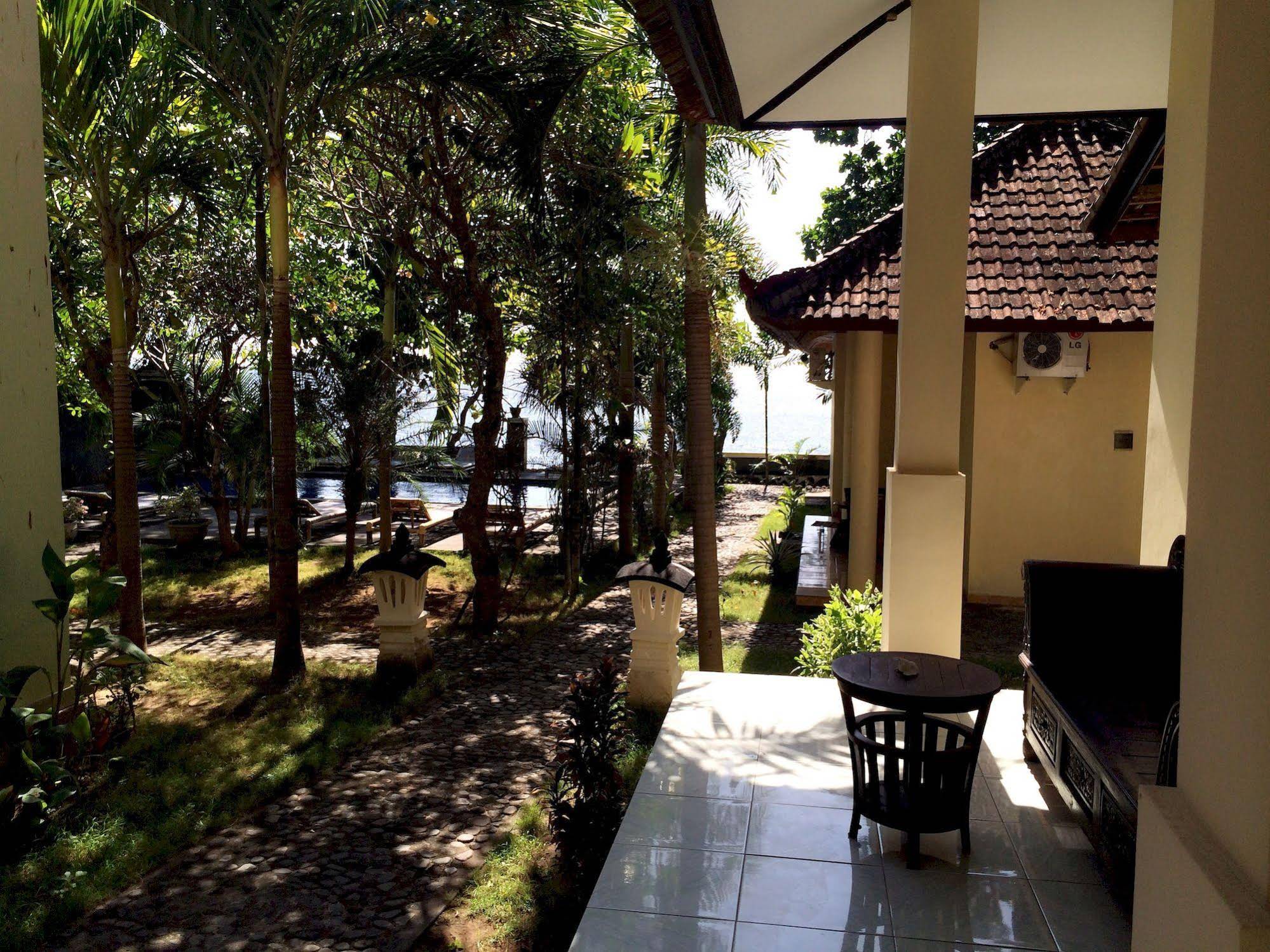 Rising Star Beach Resort Amed