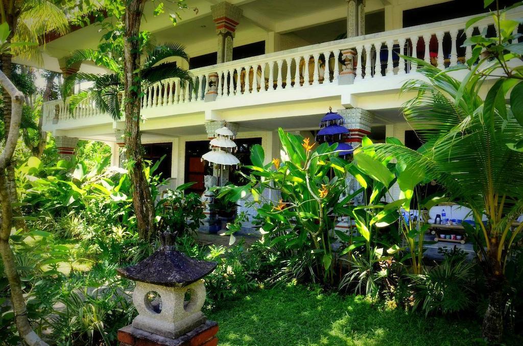 Anom Beach Inn Bungalows