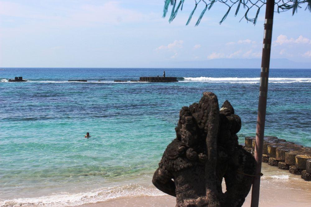 Anom Beach Inn Bungalows