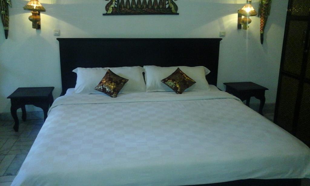 Anom Beach Inn Bungalows