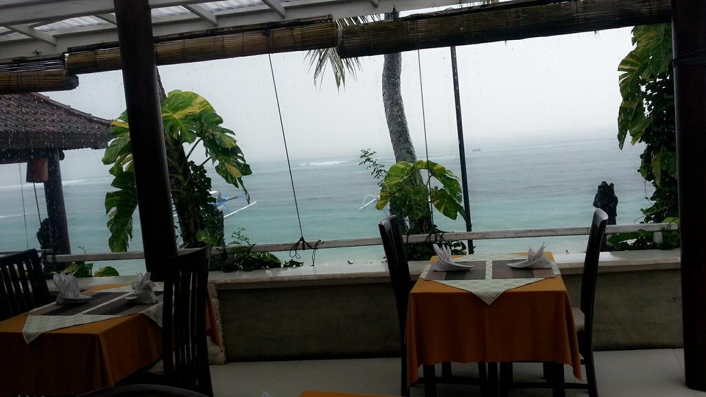 Anom Beach Inn Bungalows