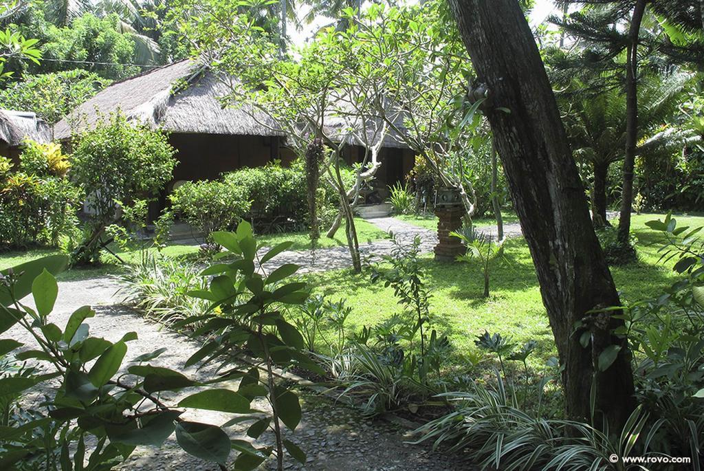 Anom Beach Inn Bungalows