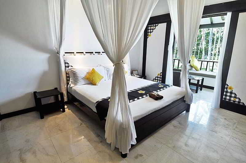 Candi Beach Resort & Spa
