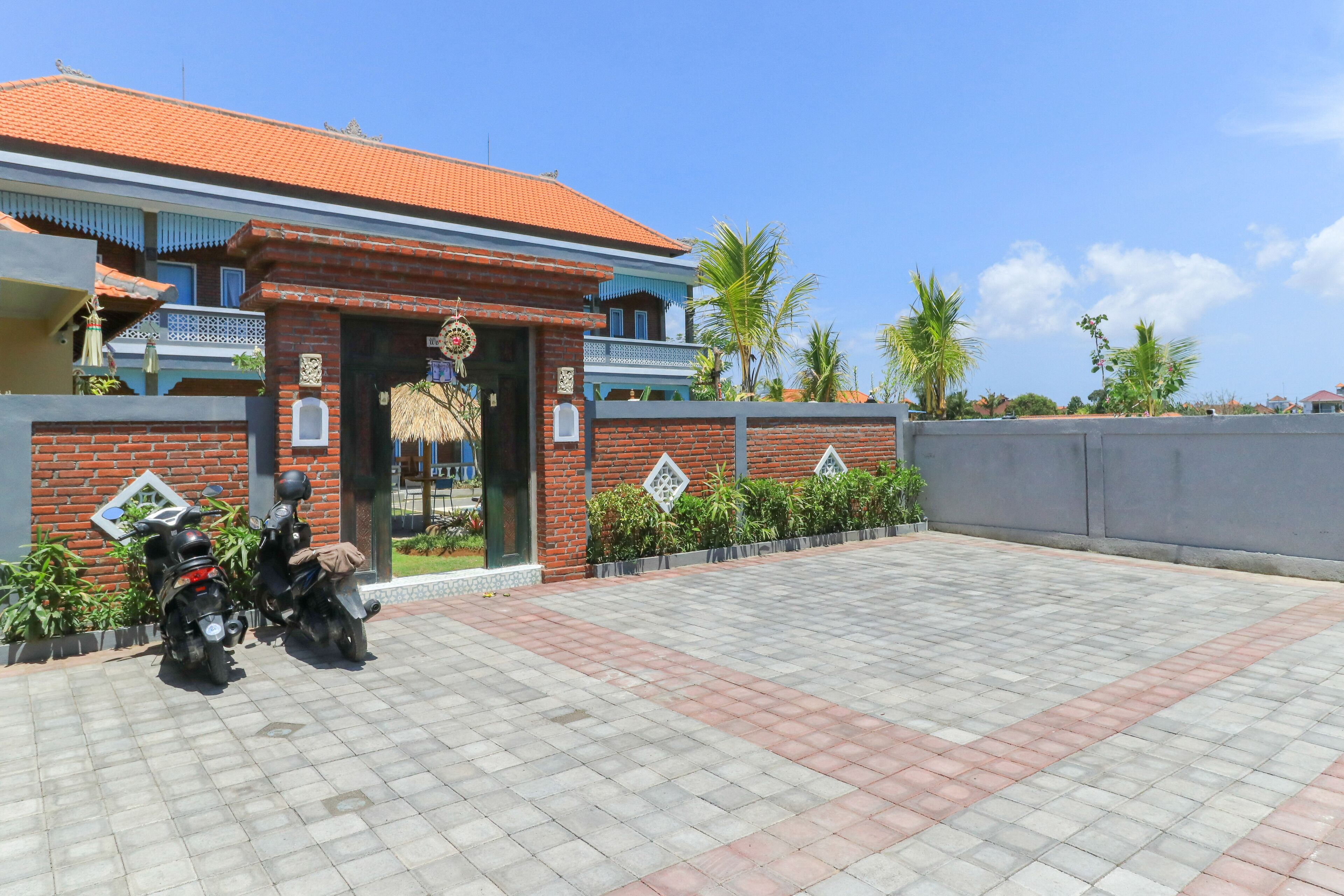 D-Anyar Stay And Surf Canggu