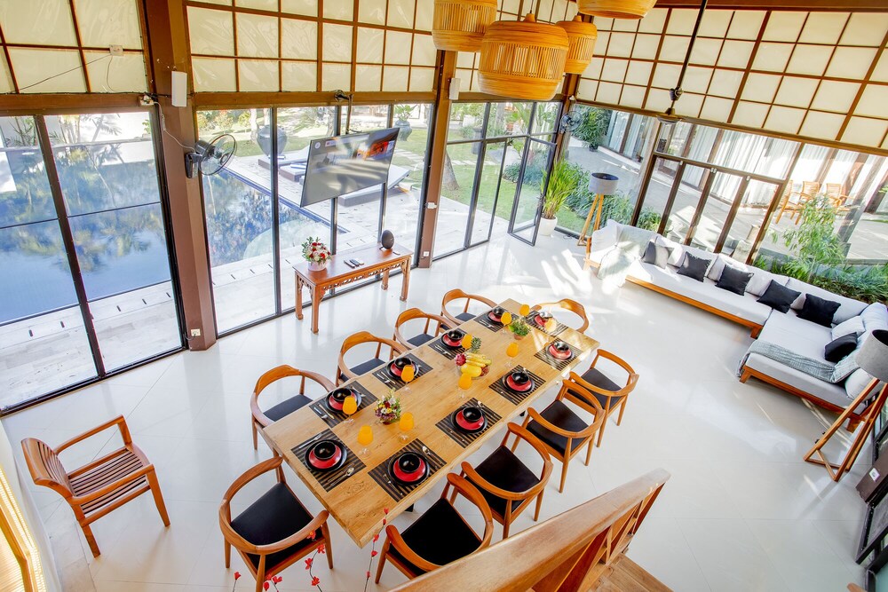 Finns Beach Villa Canggu