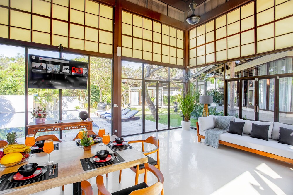 Finns Beach Villa Canggu