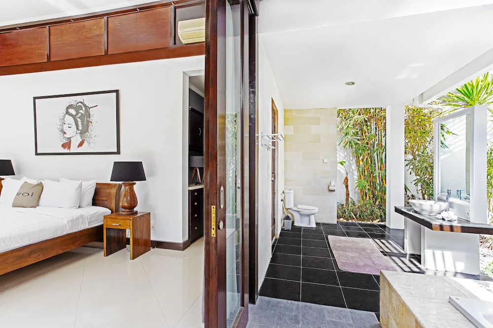 Finns Beach Villa Canggu