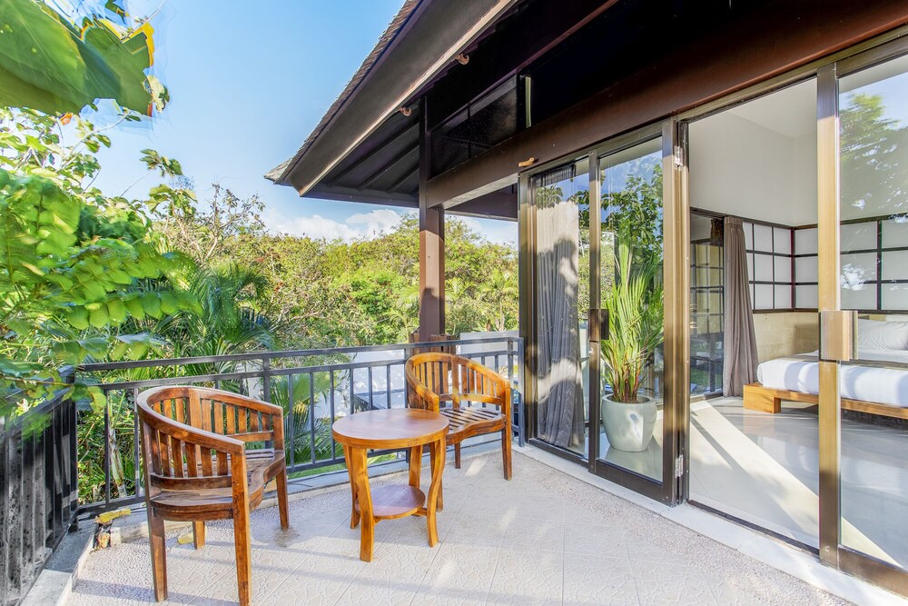 Finns Beach Villa Canggu