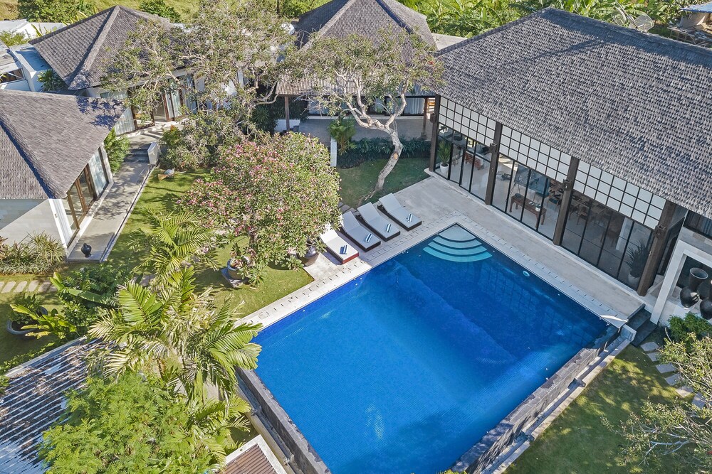 Finns Beach Villa Canggu