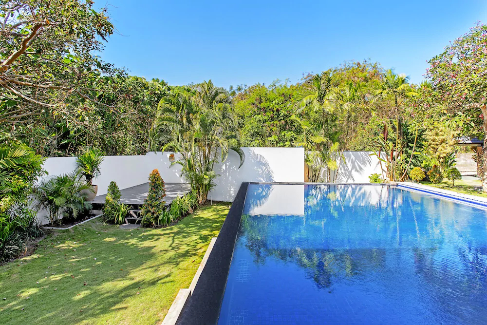 Finns Beach Villa Canggu