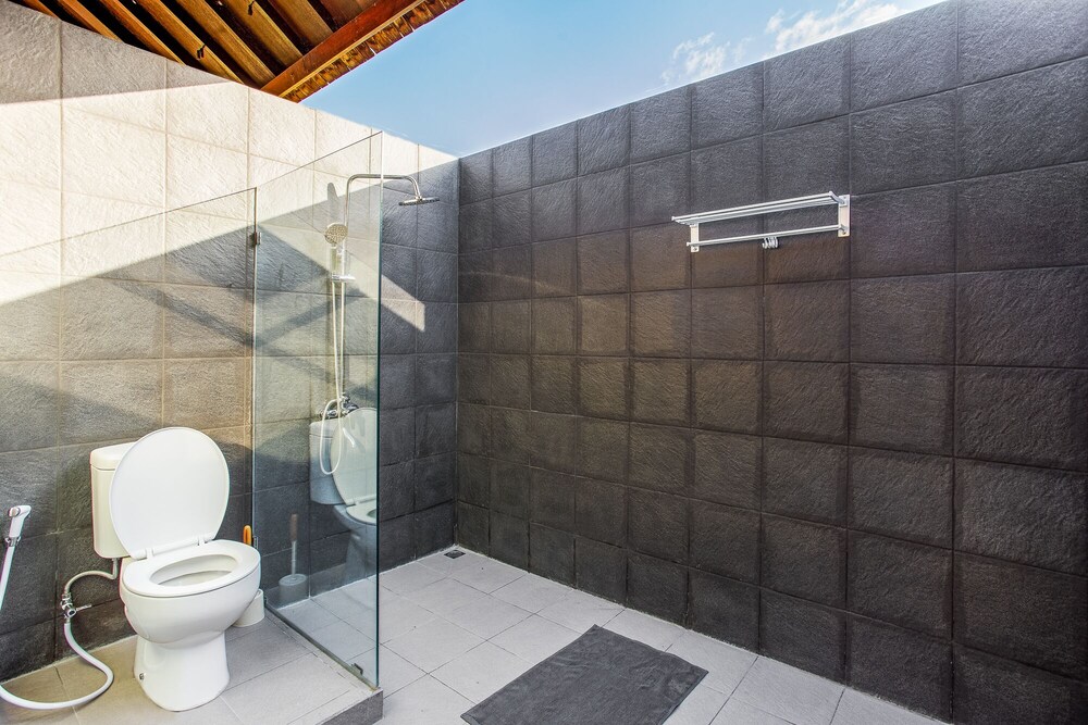 Finns Beach Villa Canggu