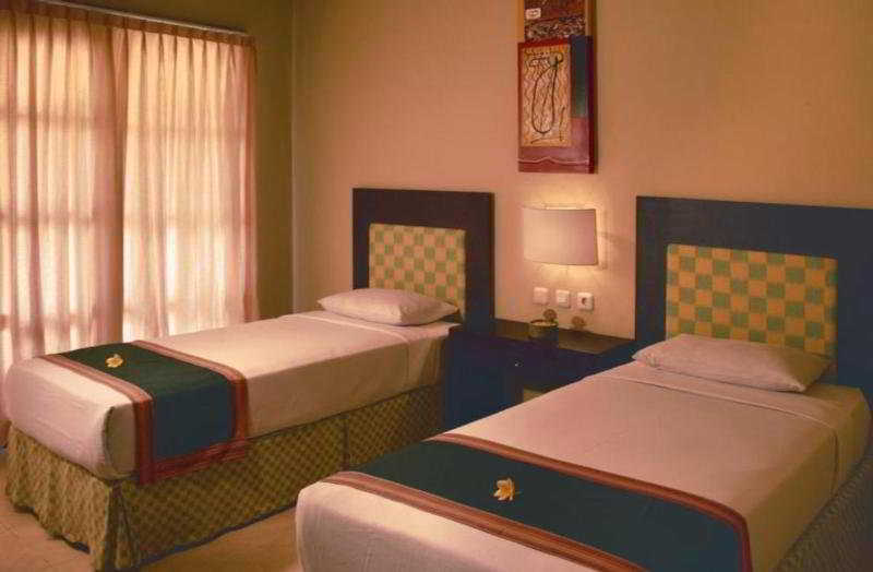 Fourteen Roses Beach Hotel