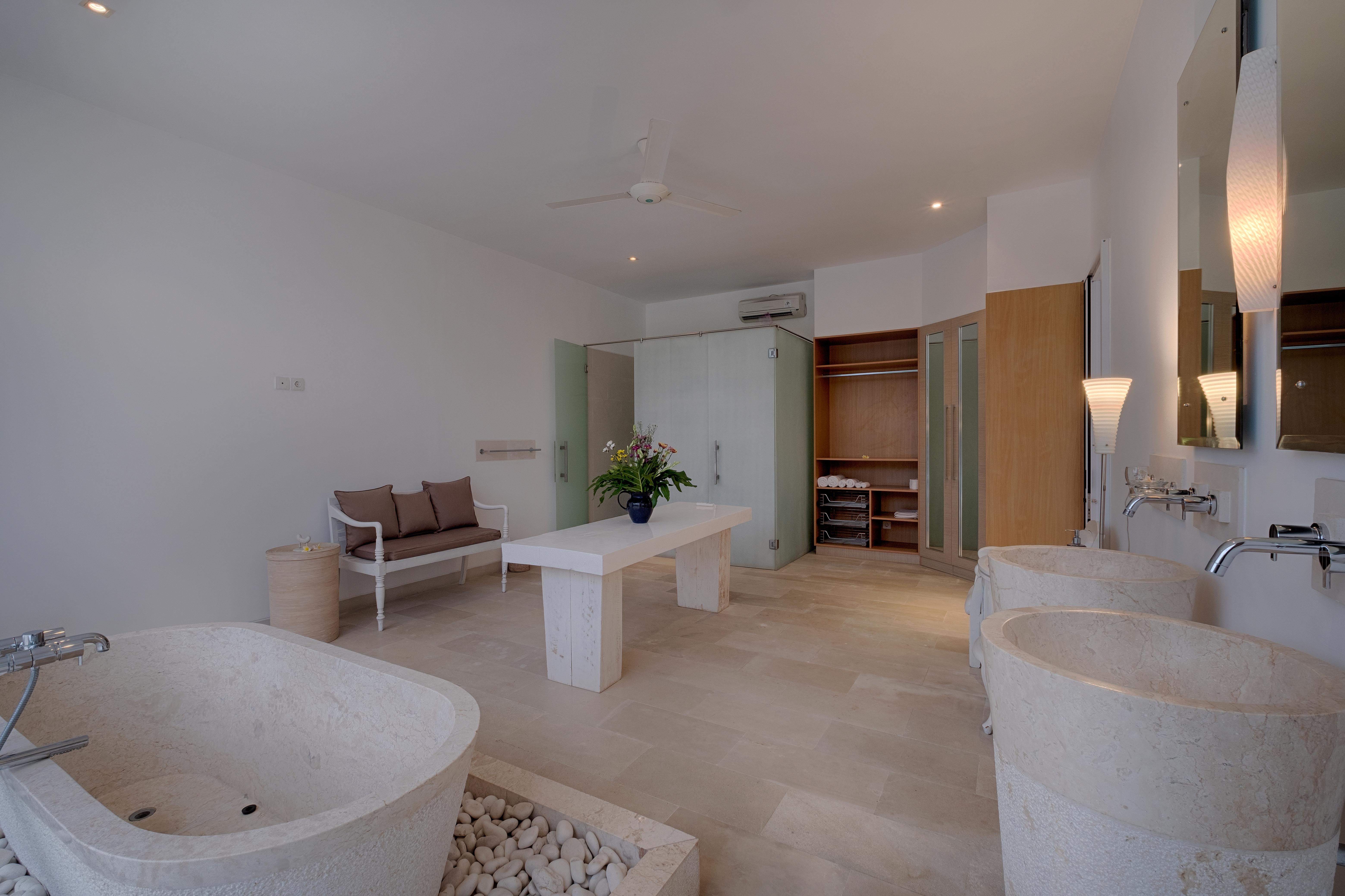 Kutus Kutus Canggu Villa