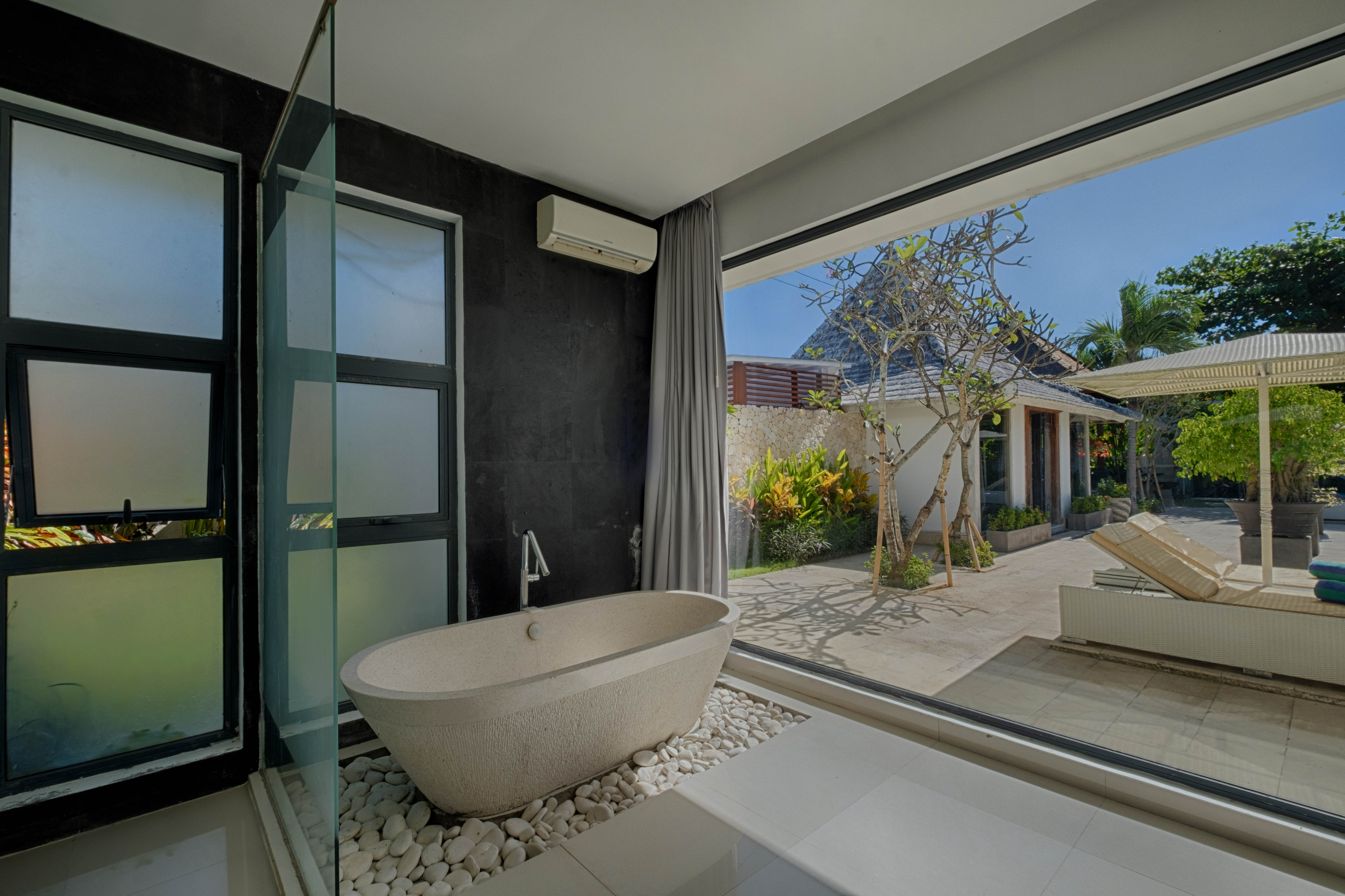 Kutus Kutus Canggu Villa