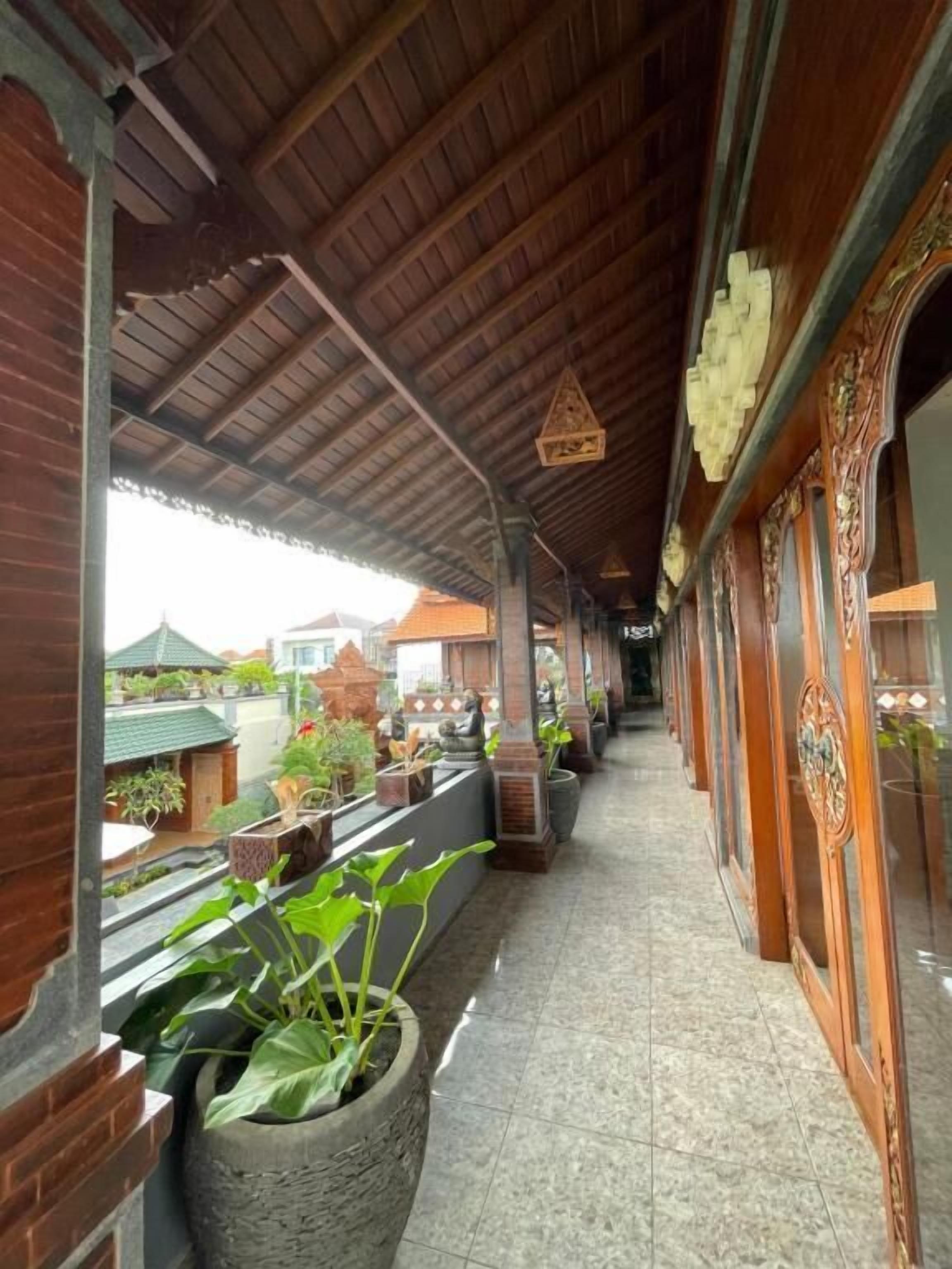 Mikuk Cottages