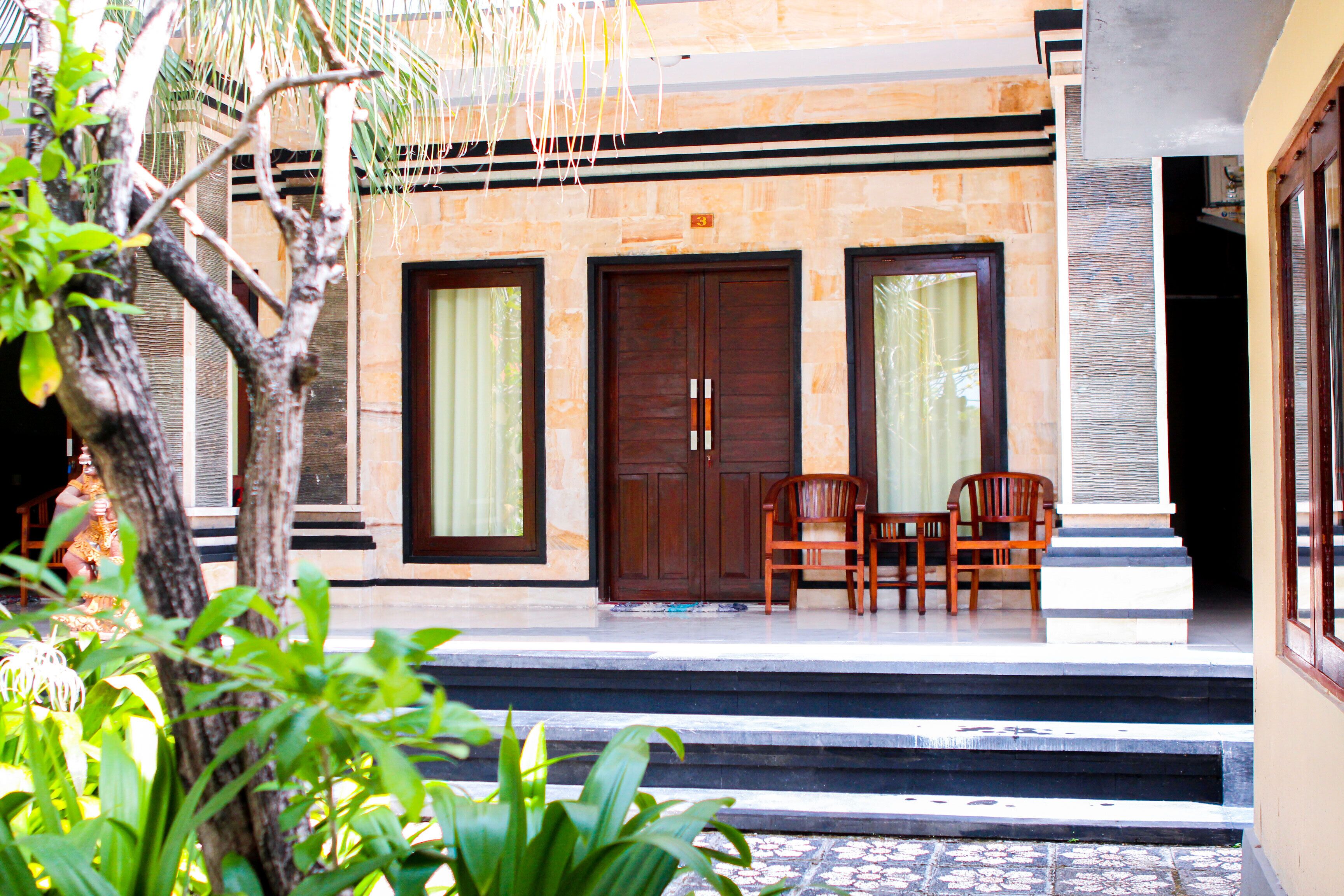 Putu Guest House II