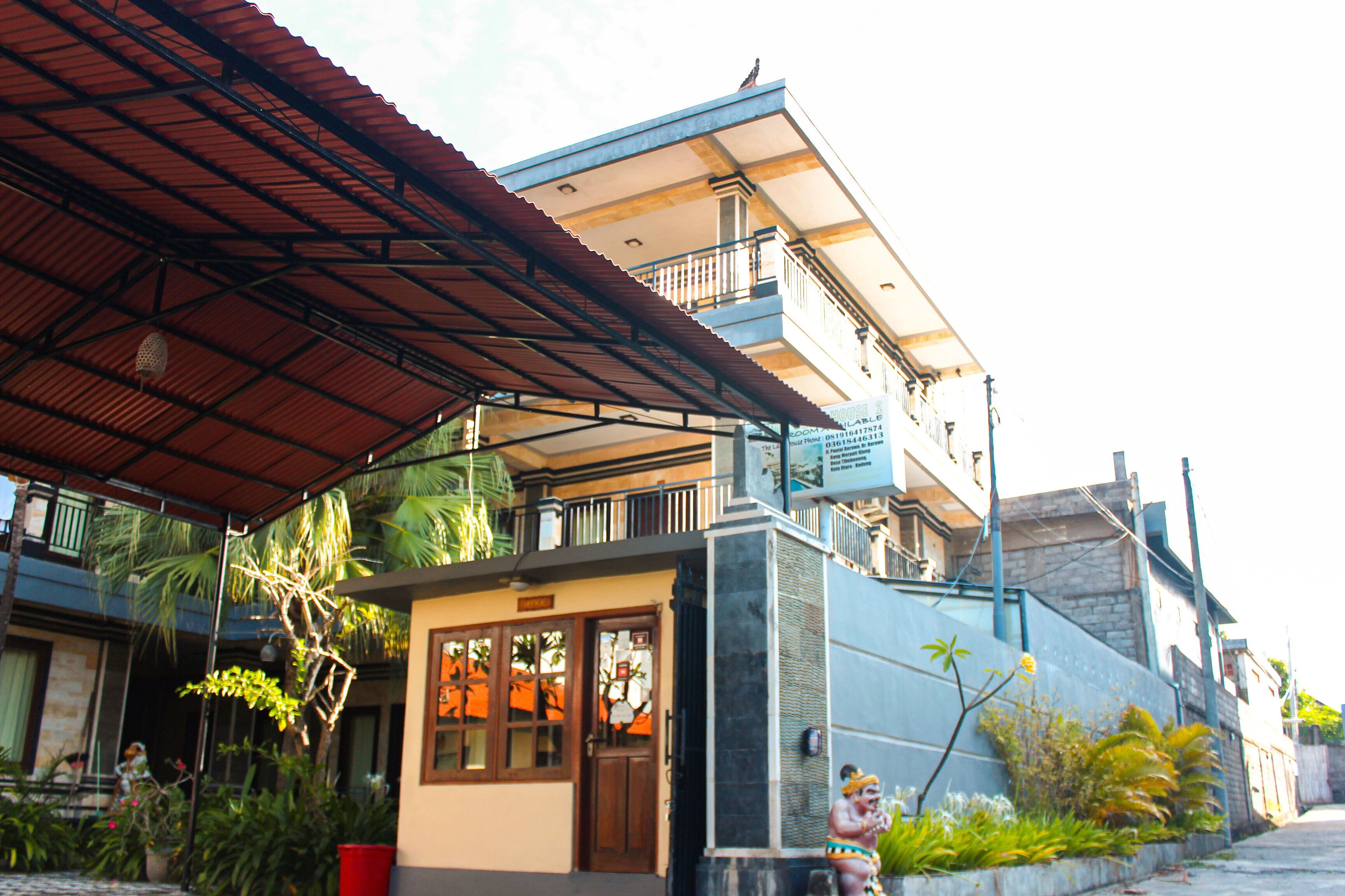 Putu Guest House II